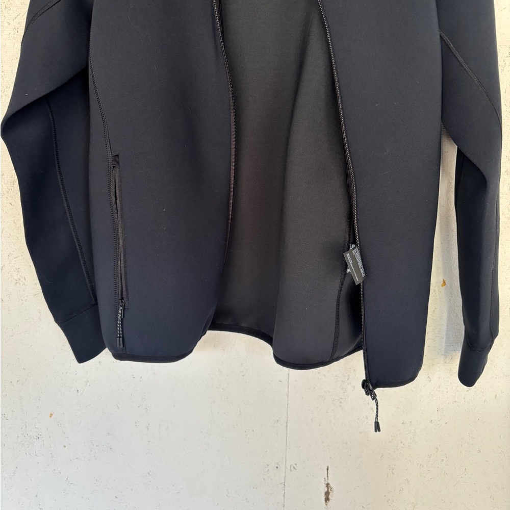Uniqlo Men's Black Performance Jacket - Picture 10 of 12